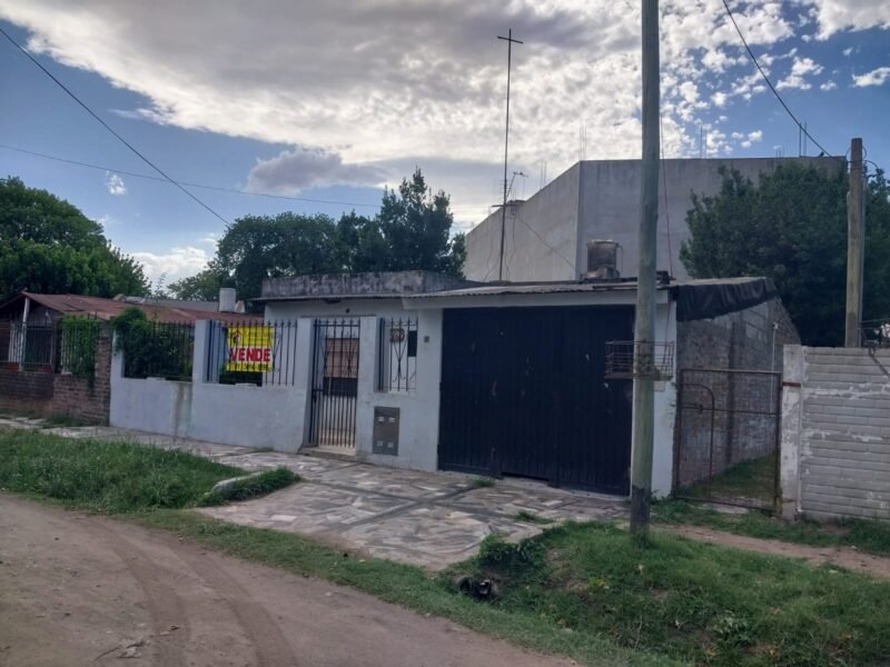Vivienda de 3 dormitorios, centro de Ingeniero Allan, Varela
