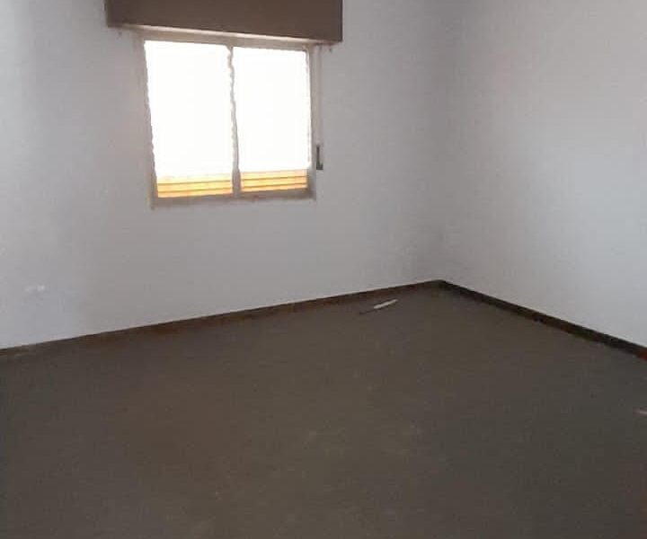 Casa con tres dormitorios en Berazategui, cerca Municipalidad