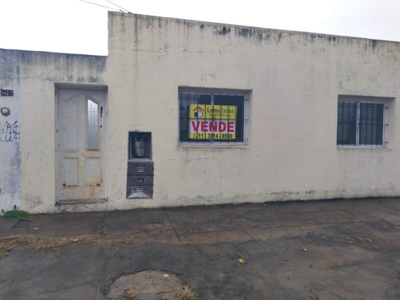 Casa con tres dormitorios en Berazategui, cerca Municipalidad