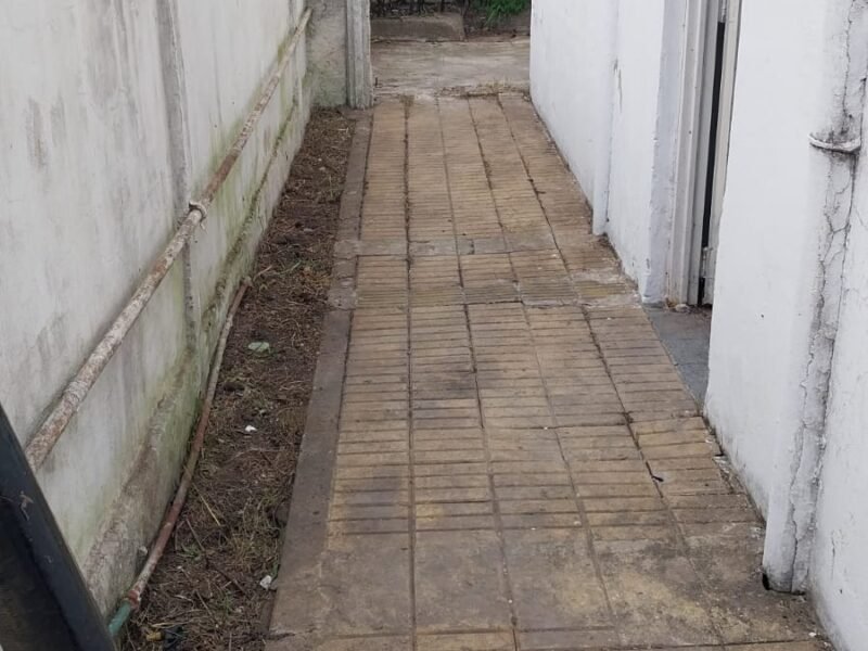 Casa con tres dormitorios en Berazategui, cerca Municipalidad