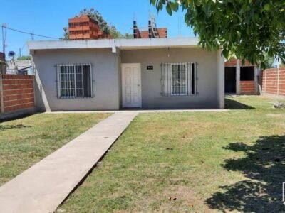 Excelente vivienda en Barrio El Parque, Ingeniero Allan, Varela