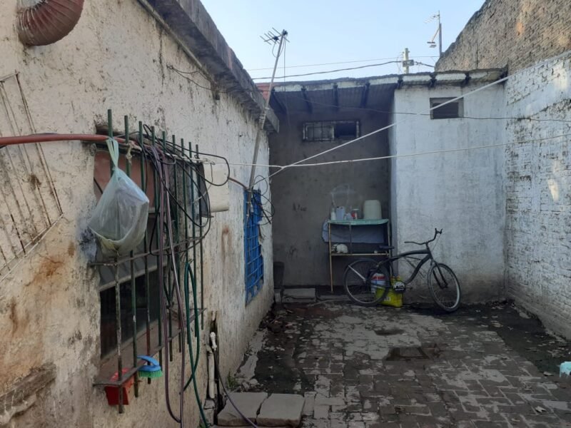 Dos locales comerciales con 2 viviendas Ingeniero Allan, Varela