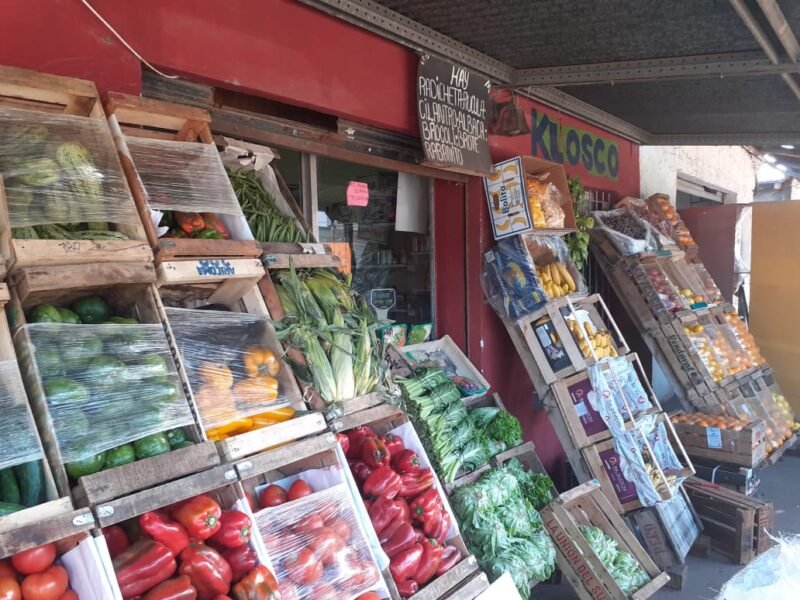 Dos locales comerciales con 2 viviendas Ingeniero Allan, Varela