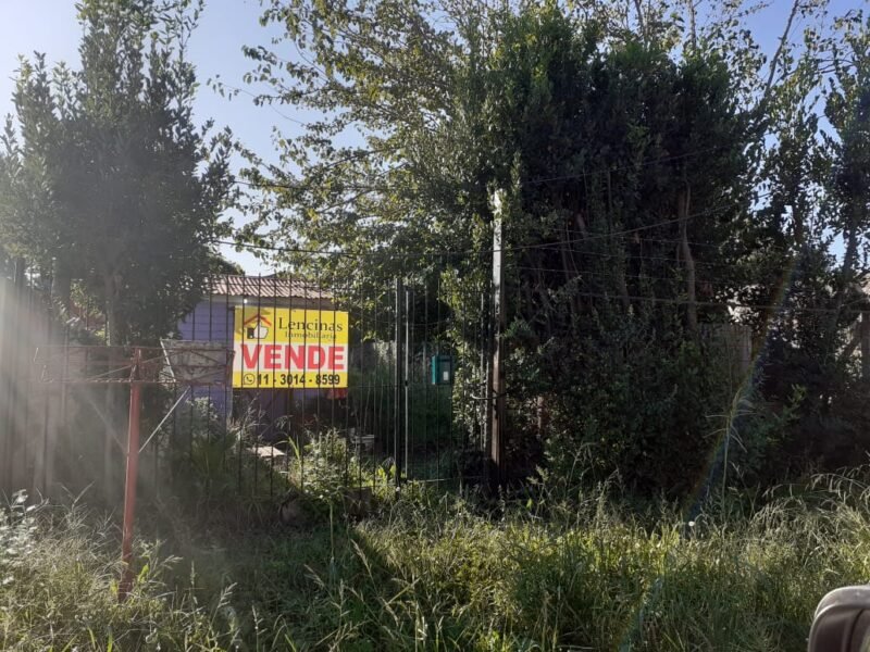 Terreno con casita precaria, zona céntrica de Ing. Allan, Varela