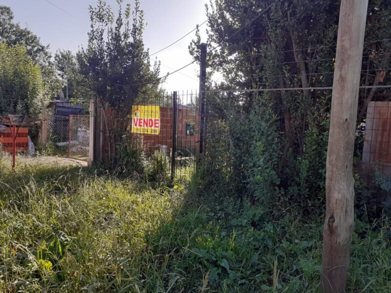 Terreno con casita precaria, zona céntrica de Ing. Allan, Varela
