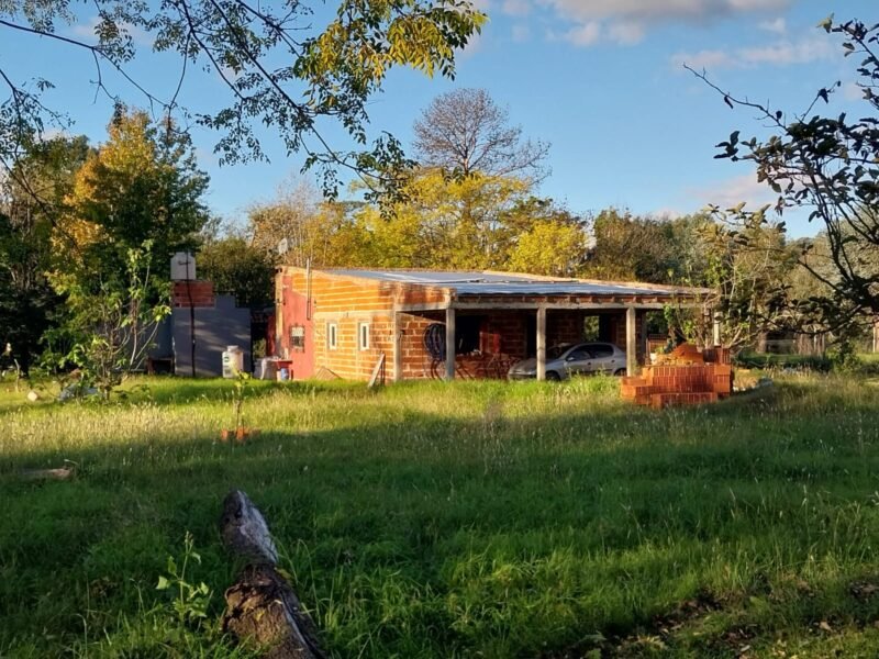 Casaquinta sobre 27.500 m2 en Ingeniero Allan, Varela