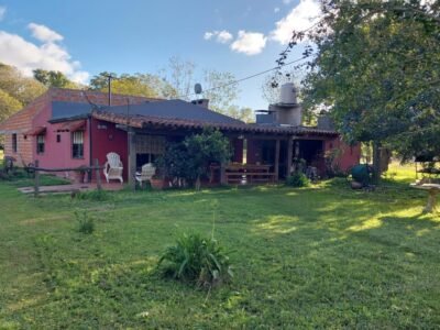 Casaquinta sobre 27.500 m2 en Ingeniero Allan, Varela