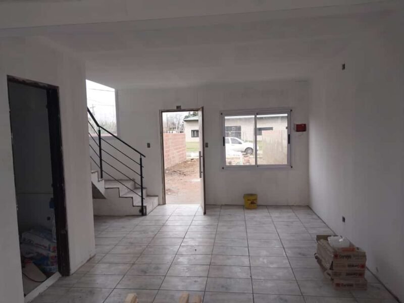 Duplex en barrio privado en Ing. Allan, Varela, totalmente en cuotas