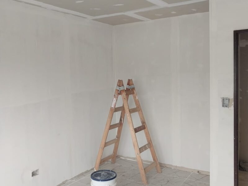 Duplex en barrio privado en Ing. Allan, Varela, totalmente en cuotas