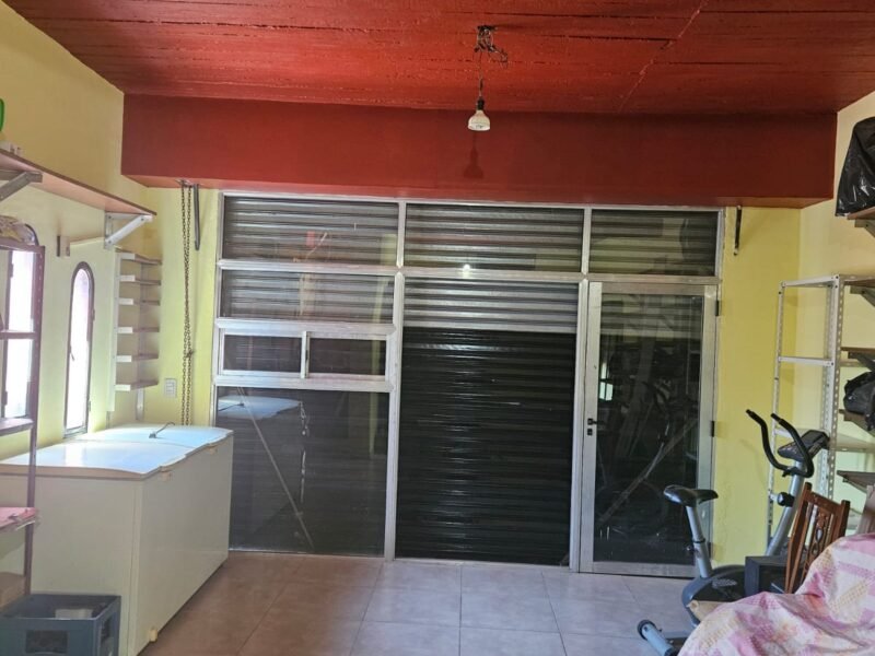 Excelente casa céntrica en La Carolina, Ing. Allan, Fcio. Varela