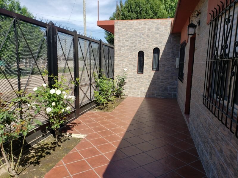 Excelente casa céntrica en La Carolina, Ing. Allan, Fcio. Varela