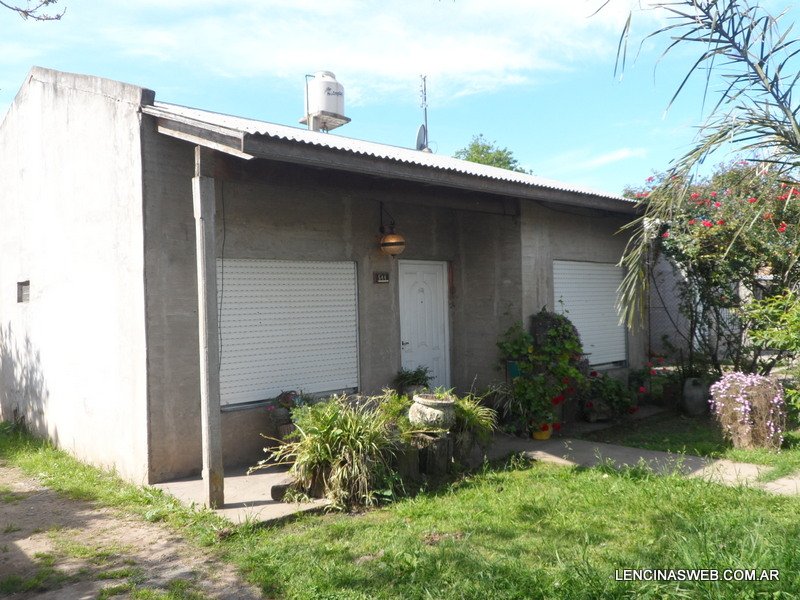 Casa de tres dormitorios en Ingeniero Allan, Varela