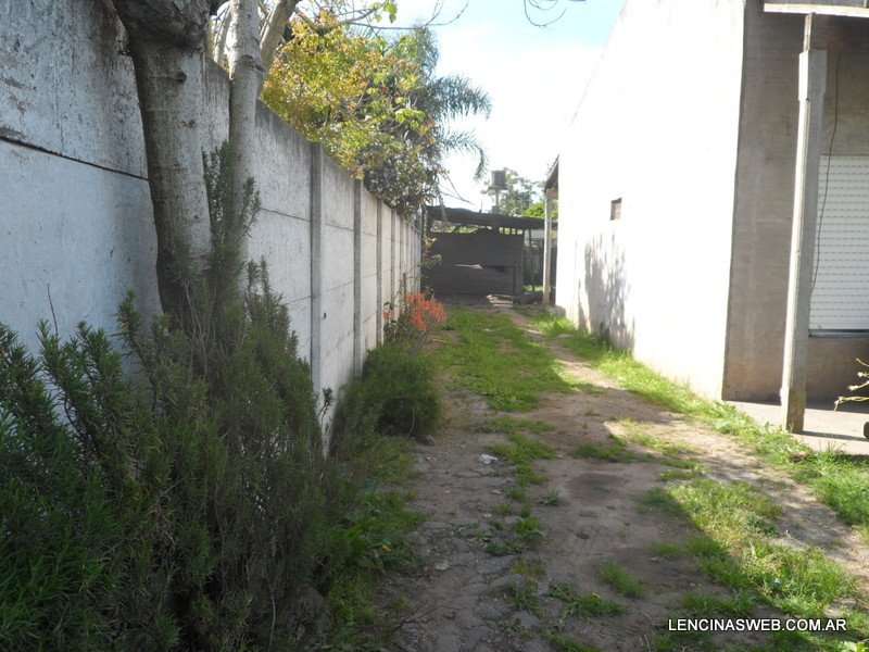 Casa de tres dormitorios en Ingeniero Allan, Varela