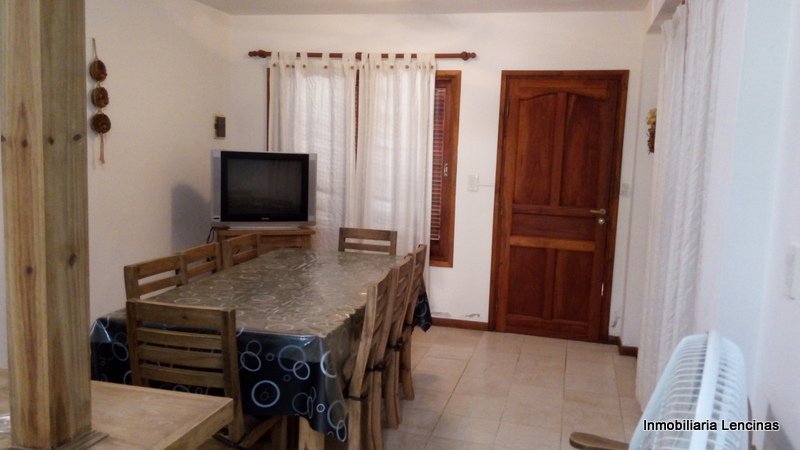 Seis cabañas, chalet y casa de caseros en Costa del Este, partido de La Costa, excelente rentabilidad