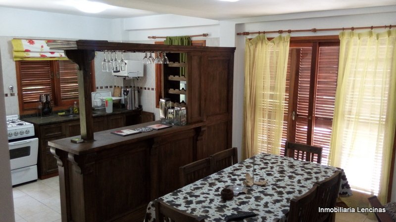 Seis cabañas, chalet y casa de caseros en Costa del Este, partido de La Costa, excelente rentabilidad