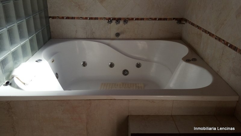 Seis cabañas, chalet y casa de caseros en Costa del Este, partido de La Costa, excelente rentabilidad