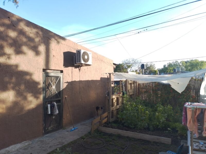 Casa cerca plaza principal de Ingeniero Allan, Varela