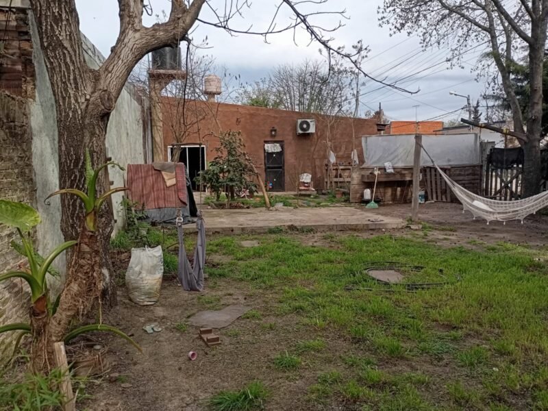 Casa cerca plaza principal de Ingeniero Allan, Varela