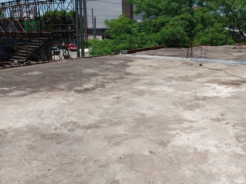 Tres locales comerciales