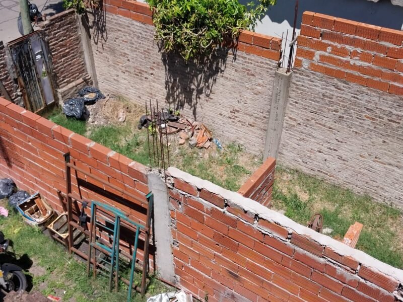 Tres locales comerciales