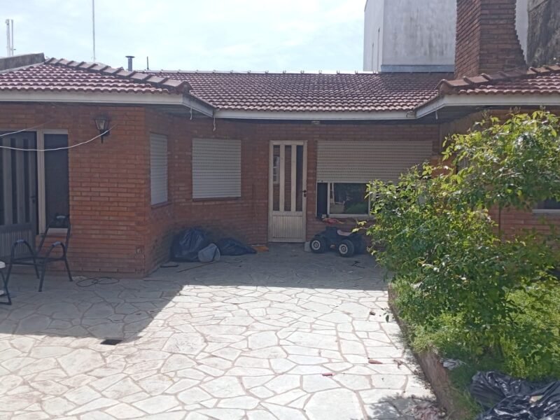Chalet en zona Berazategui centro