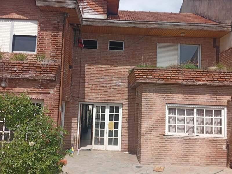 Chalet en zona Berazategui centro