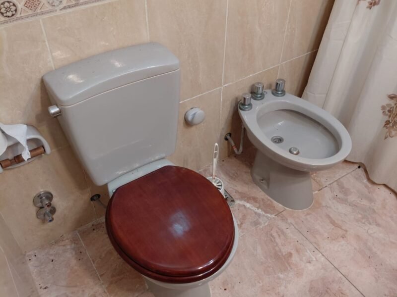 Chalet y departamento en Ranelagh centro, Berazategui. Apto crédito hipotecario.-